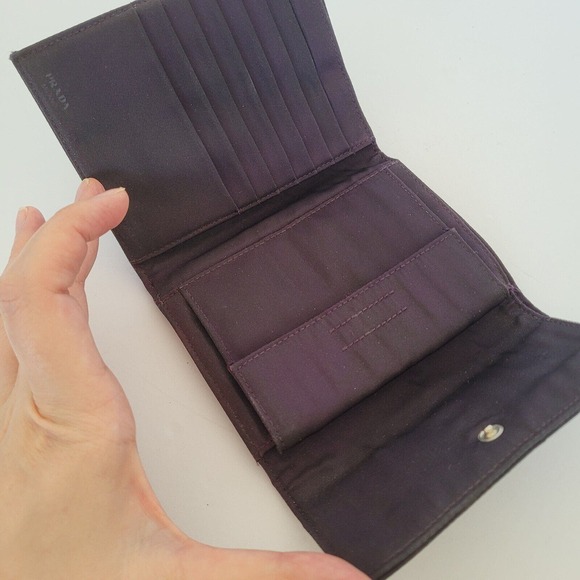 PRADA Vintage Tessuto Chic Purple Nylon Logo Wallet Medium Trifold Card Bill - Picture 4 of 12